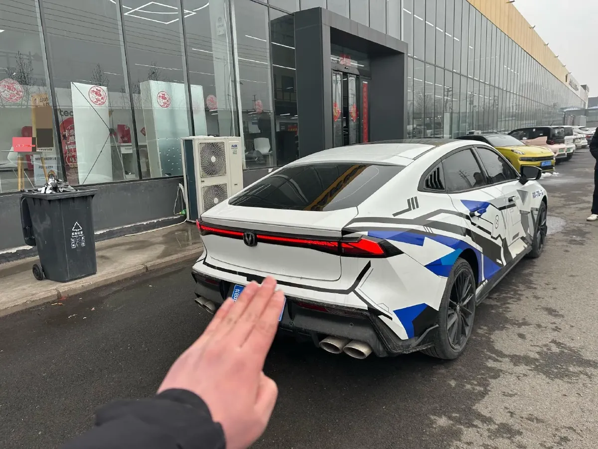 2023 ChangAn UNI-V 1.5T 188HP L4 7DCT,autocango,china used car exporter,china ev exporter,chinese used car exporter,chinese used ev exporter