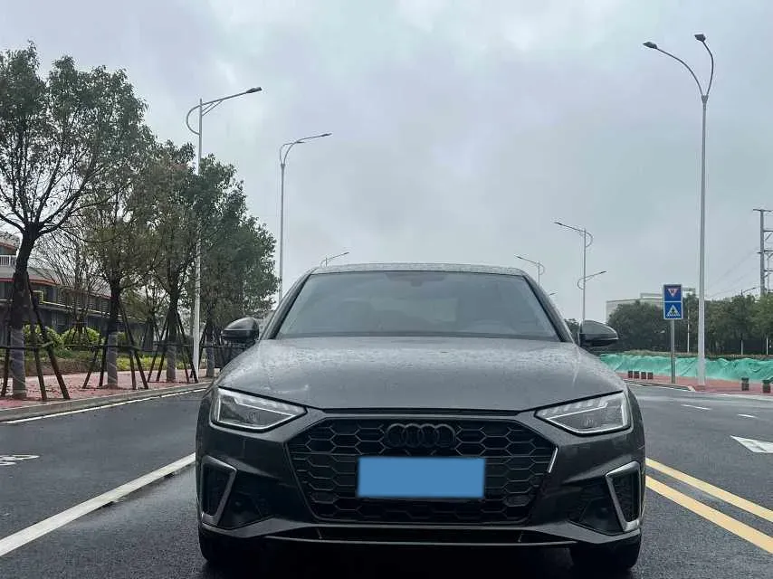 2020 Audi A4L 2.0T 190HP L4 7DCT,autocango,china used car exporter,china ev exporter,chinese used car exporter,chinese used ev exporter