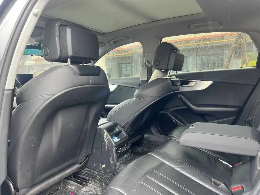 2020 Audi A4L 2.0T 190HP L4 7DCT,autocango,china used car exporter,china ev exporter,chinese used car exporter,chinese used ev exporter