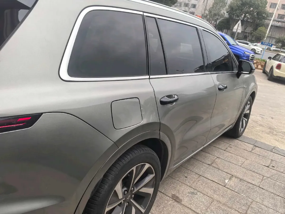 2021 Li ONE Range Extended 131HP REEV 40.5KWH,autocango,china used car exporter,china ev exporter,chinese used car exporter,chinese used ev exporter