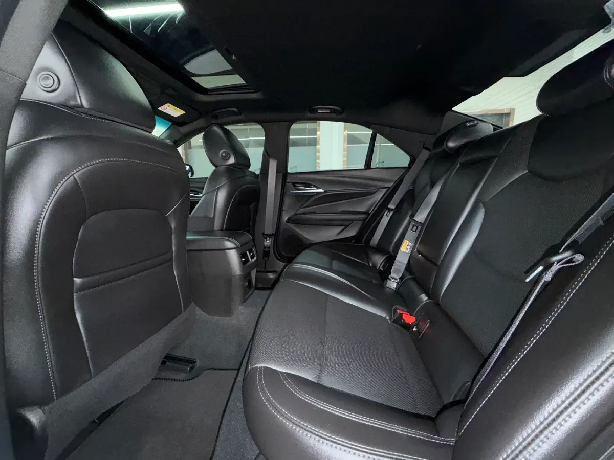 2023 Cadillac CT4 2.0T 237HP L4 8AT,autocango,china used car exporter,china ev exporter,chinese used car exporter,chinese used ev exporter