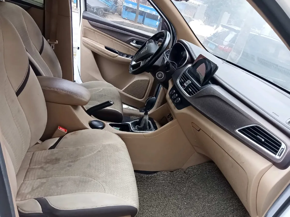 2017 BaoJun 730 1.5T 150HP L4 6MT,autocango,china used car exporter,china ev exporter,chinese used car exporter,chinese used ev exporter