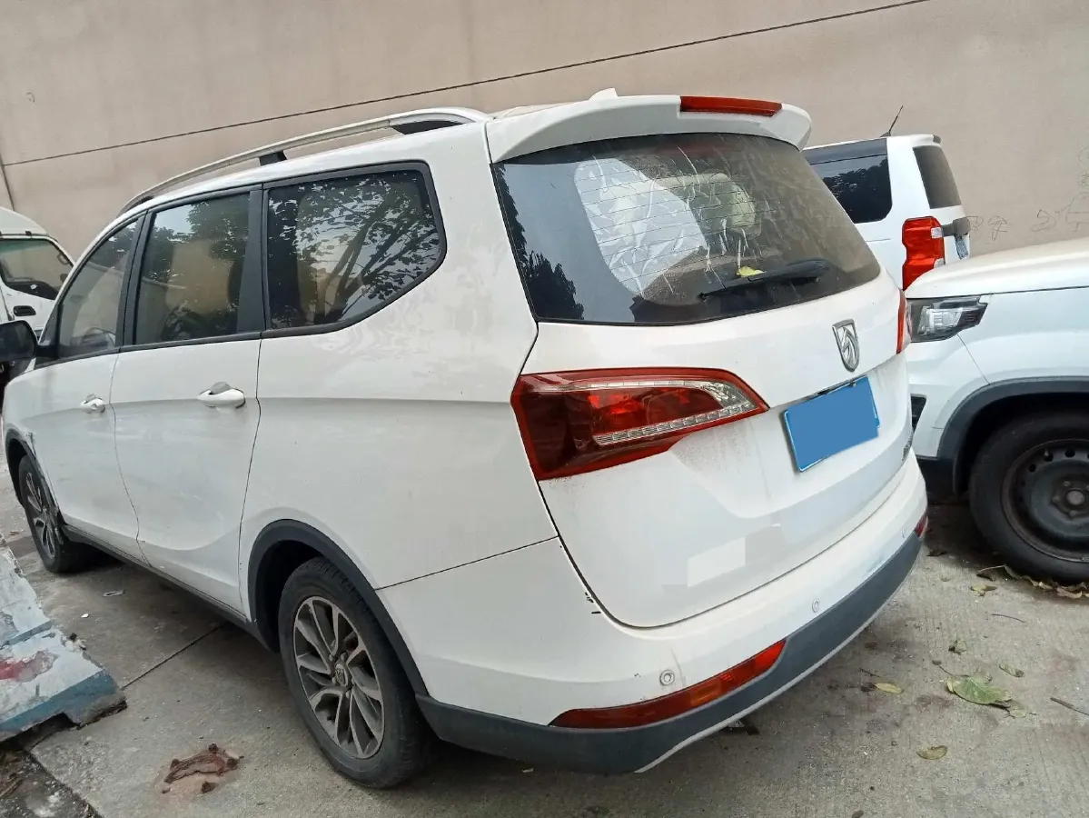 2017 BaoJun 730 1.5T 150HP L4 6MT,autocango,china used car exporter,china ev exporter,chinese used car exporter,chinese used ev exporter