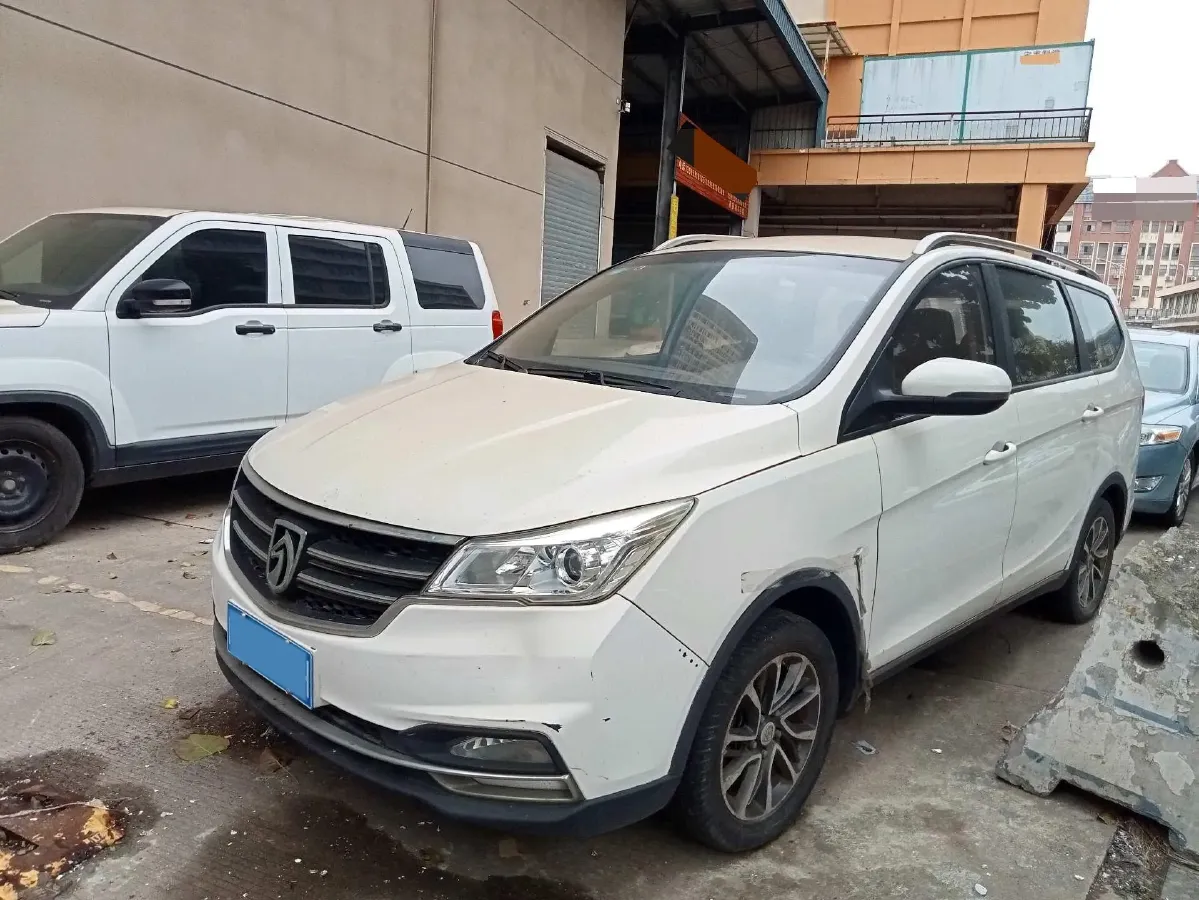 2017 BaoJun 730 1.5T 150HP L4 6MT,autocango,china used car exporter,china ev exporter,chinese used car exporter,chinese used ev exporter