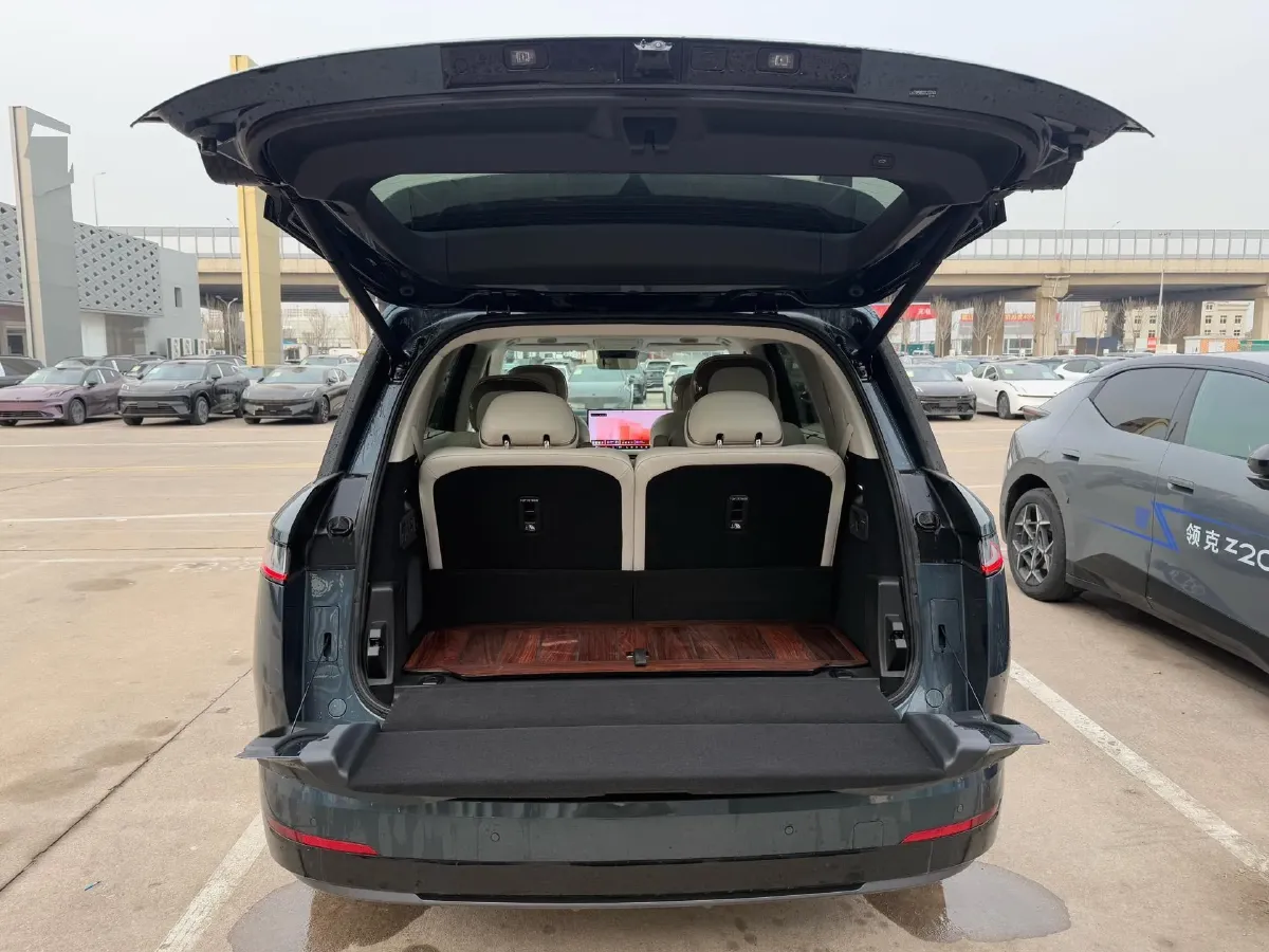 2025 LYNK&CO 900 2.0T 254HP L4 3DHT PHEV,autocango,china used car exporter,china ev exporter,chinese used car exporter,chinese used ev exporter