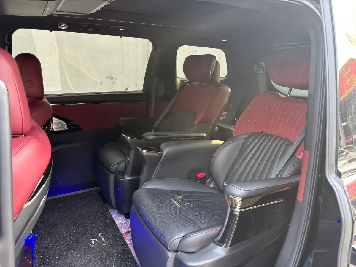 2024 GAC Trumpchi M8 2.0T 252HP L4 8AT,autocango,china used car exporter,china ev exporter,chinese used car exporter,chinese used ev exporter