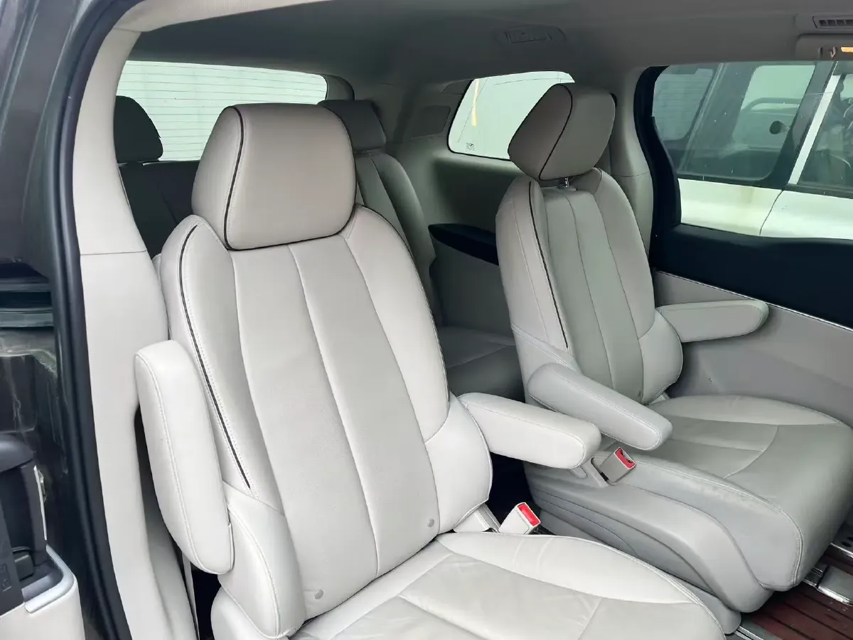 2021 Buick GL8 2.0T 237HP L4 9AT,autocango,china used car exporter,china ev exporter,chinese used car exporter,chinese used ev exporter