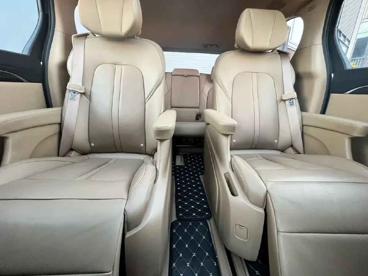 2021 Buick GL8 2.0T 237HP L4 9AT,autocango,china used car exporter,china ev exporter,chinese used car exporter,chinese used ev exporter