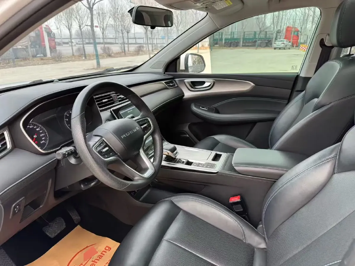 2022 Roewe RX5 1.5T 181HP L4 6MT,autocango,china used car exporter,china ev exporter,chinese used car exporter,chinese used ev exporter