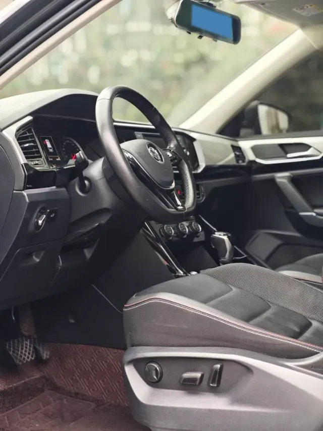 2019 Jeep Cherokee 2.0T 234HP L4 9AT,autocango,china used car exporter,china ev exporter,chinese used car exporter,chinese used ev exporter