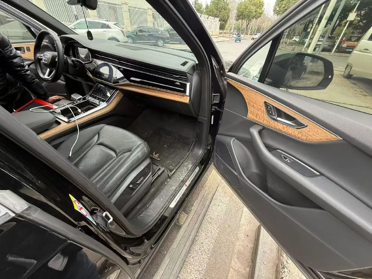 2022 Audi Q7 3.0T 340HP V6 8AT,autocango,china used car exporter,china ev exporter,chinese used car exporter,chinese used ev exporter