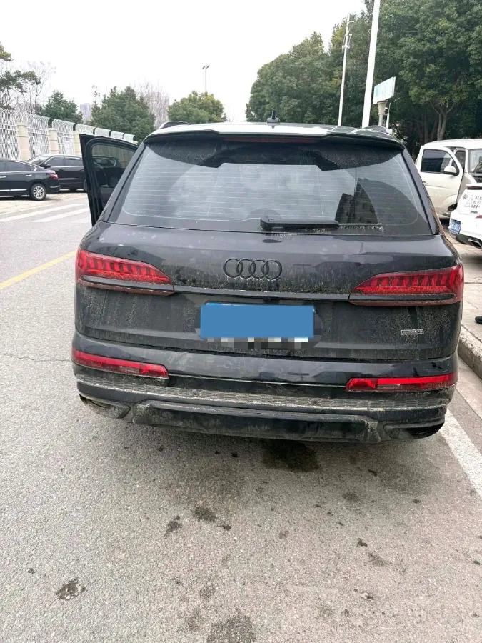 2022 Audi Q7 3.0T 340HP V6 8AT,autocango,china used car exporter,china ev exporter,chinese used car exporter,chinese used ev exporter