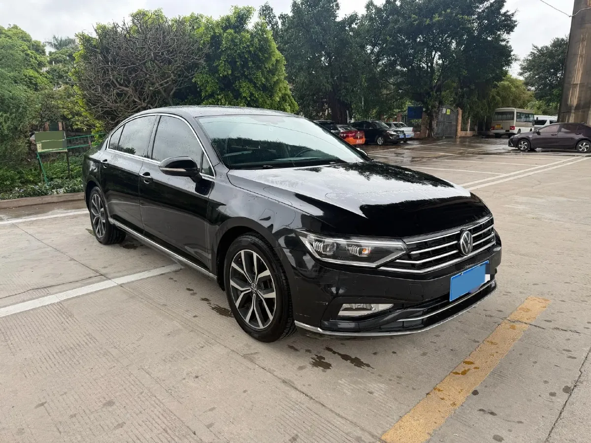 2020 Volkswagen Magotan 2.0T 186HP L4 7DCT,autocango,china used car exporter,china ev exporter,chinese used car exporter,chinese used ev exporter