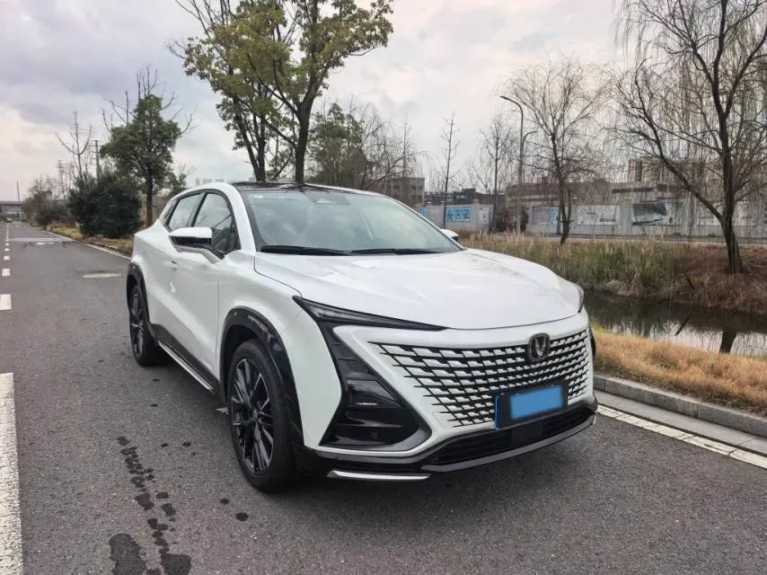 2023 ChangAn UNI-T 1.5T 188HP L4 7DCT,autocango,china used car exporter,china ev exporter,chinese used car exporter,chinese used ev exporter