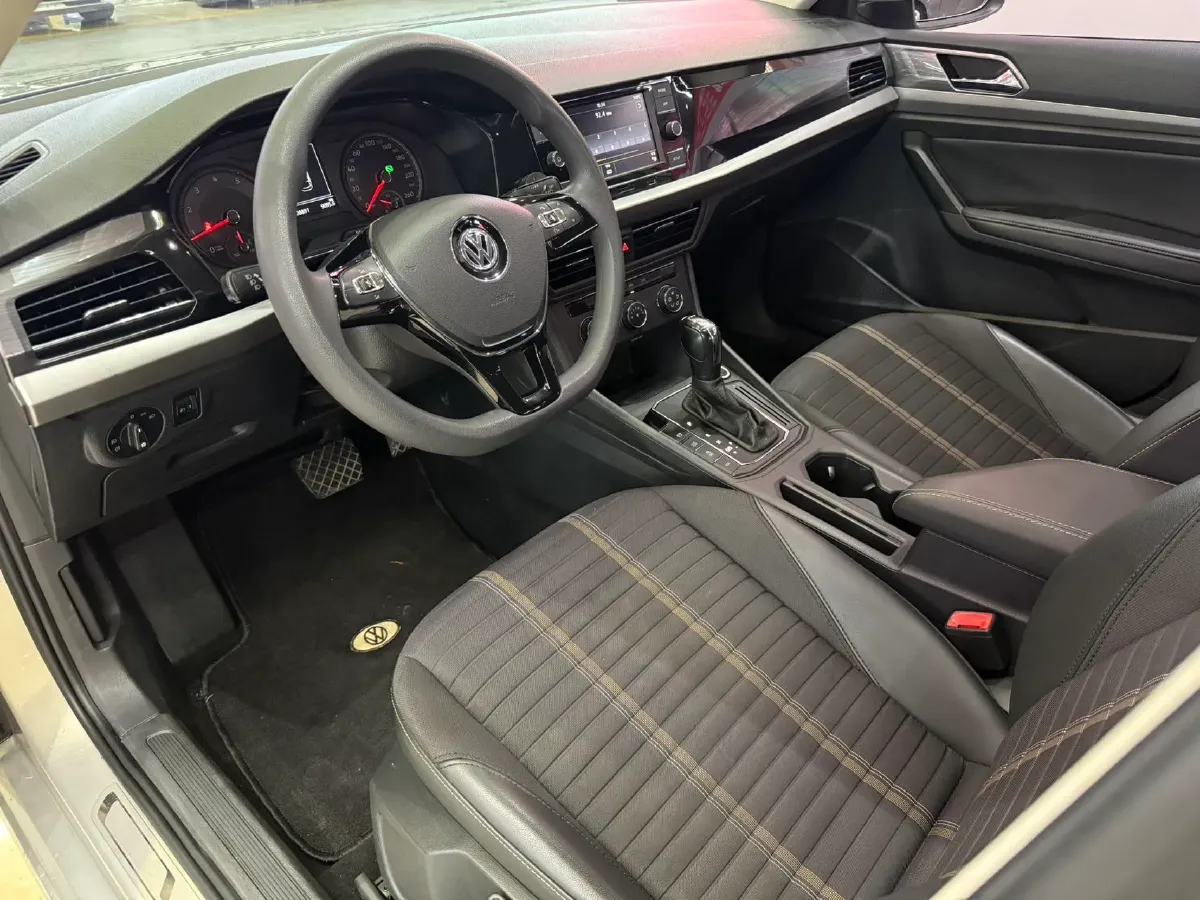 2018 Skoda Karoq 1.4T 150HP L4 7DCT,autocango,china used car exporter,china ev exporter,chinese used car exporter,chinese used ev exporter