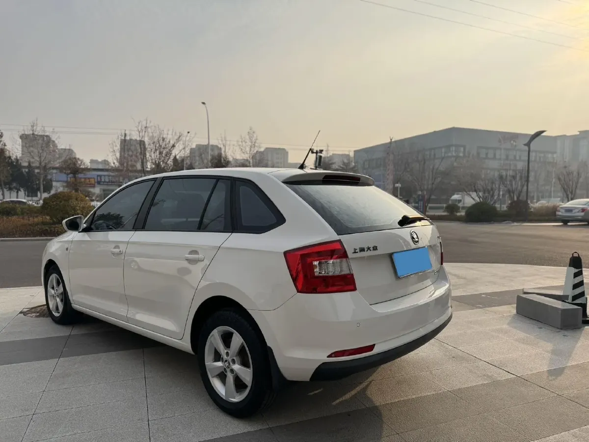 2016 Skoda Rapid Spaceback 1.6L 110HP L4 6AT,autocango,china used car exporter,china ev exporter,chinese used car exporter,chinese used ev exporter