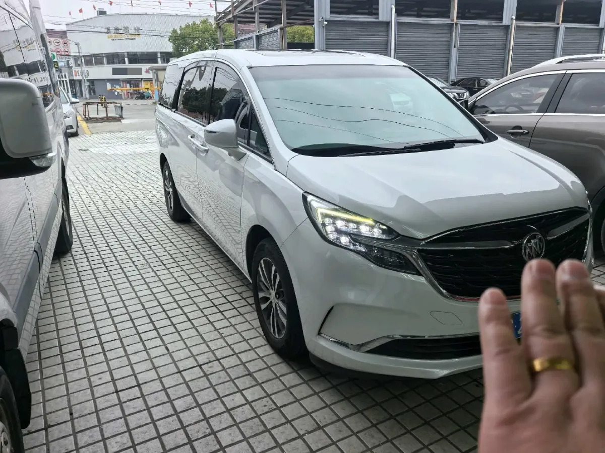 2021 Buick GL8 2.0T 237HP L4 9AT,autocango,china used car exporter,china ev exporter,chinese used car exporter,chinese used ev exporter