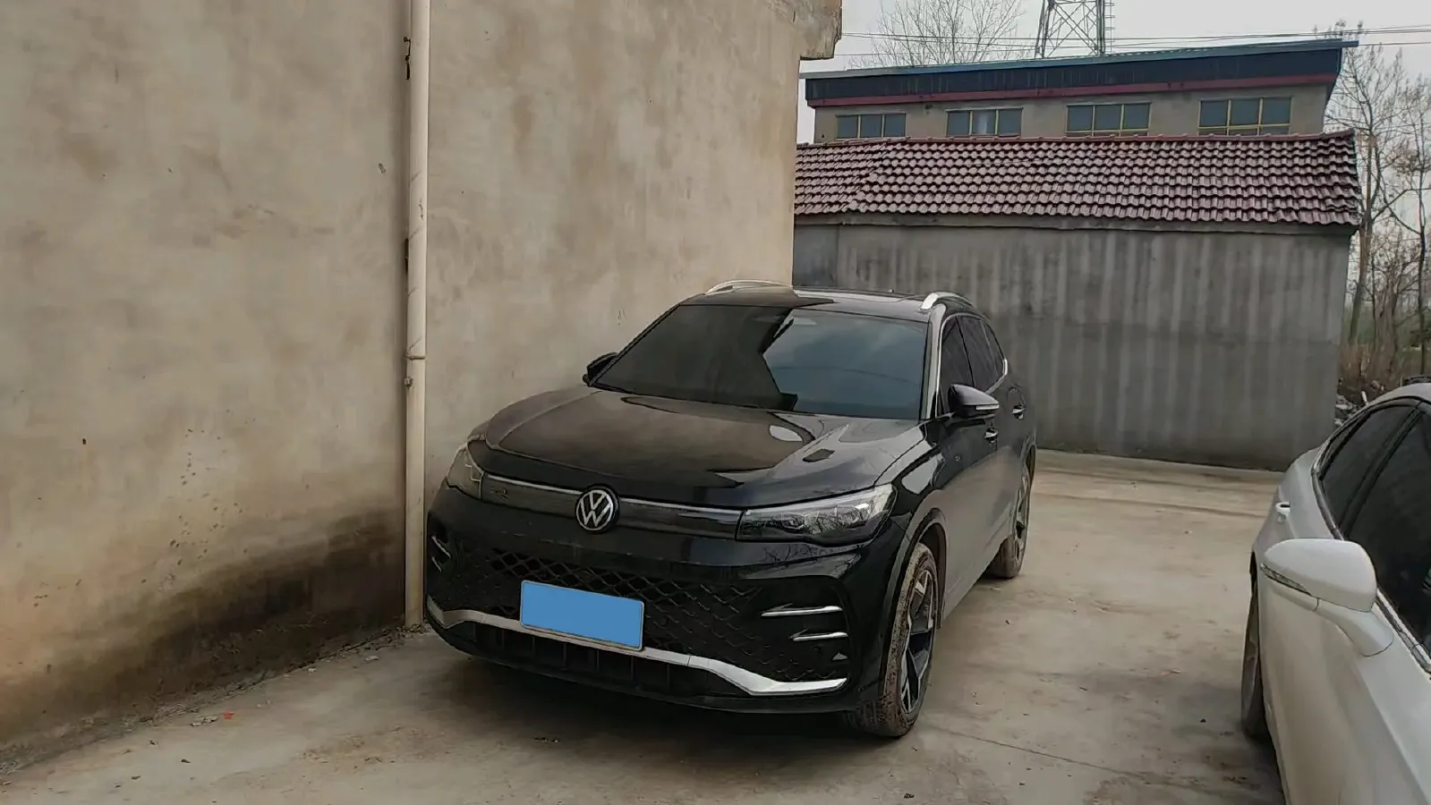 2026 Volkswagen Tiguan L 2.0T 220HP L4 7DCT,autocango,china used car exporter,china ev exporter,chinese used car exporter,chinese used ev exporter