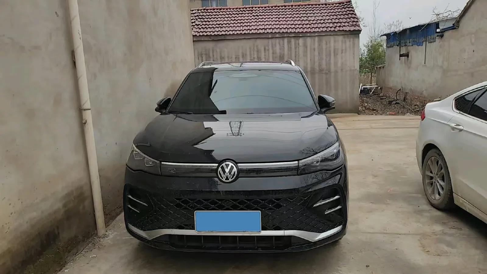 2026 Volkswagen Tiguan L 2.0T 220HP L4 7DCT,autocango,china used car exporter,china ev exporter,chinese used car exporter,chinese used ev exporter