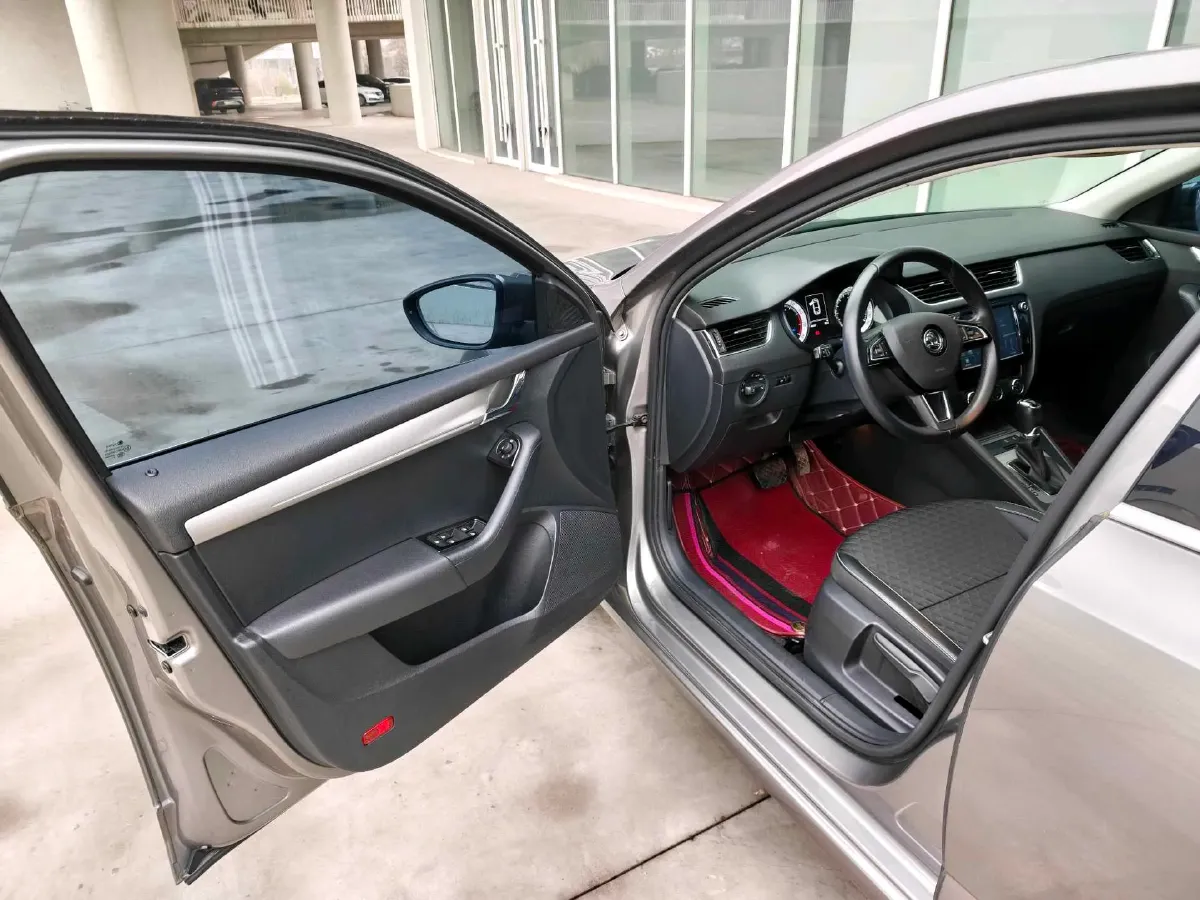 2018 Skoda Octavia 1.6L 110HP L4 6AT,autocango,china used car exporter,china ev exporter,chinese used car exporter,chinese used ev exporter