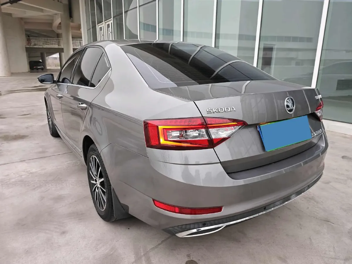 2018 Skoda Octavia 1.6L 110HP L4 6AT,autocango,china used car exporter,china ev exporter,chinese used car exporter,chinese used ev exporter