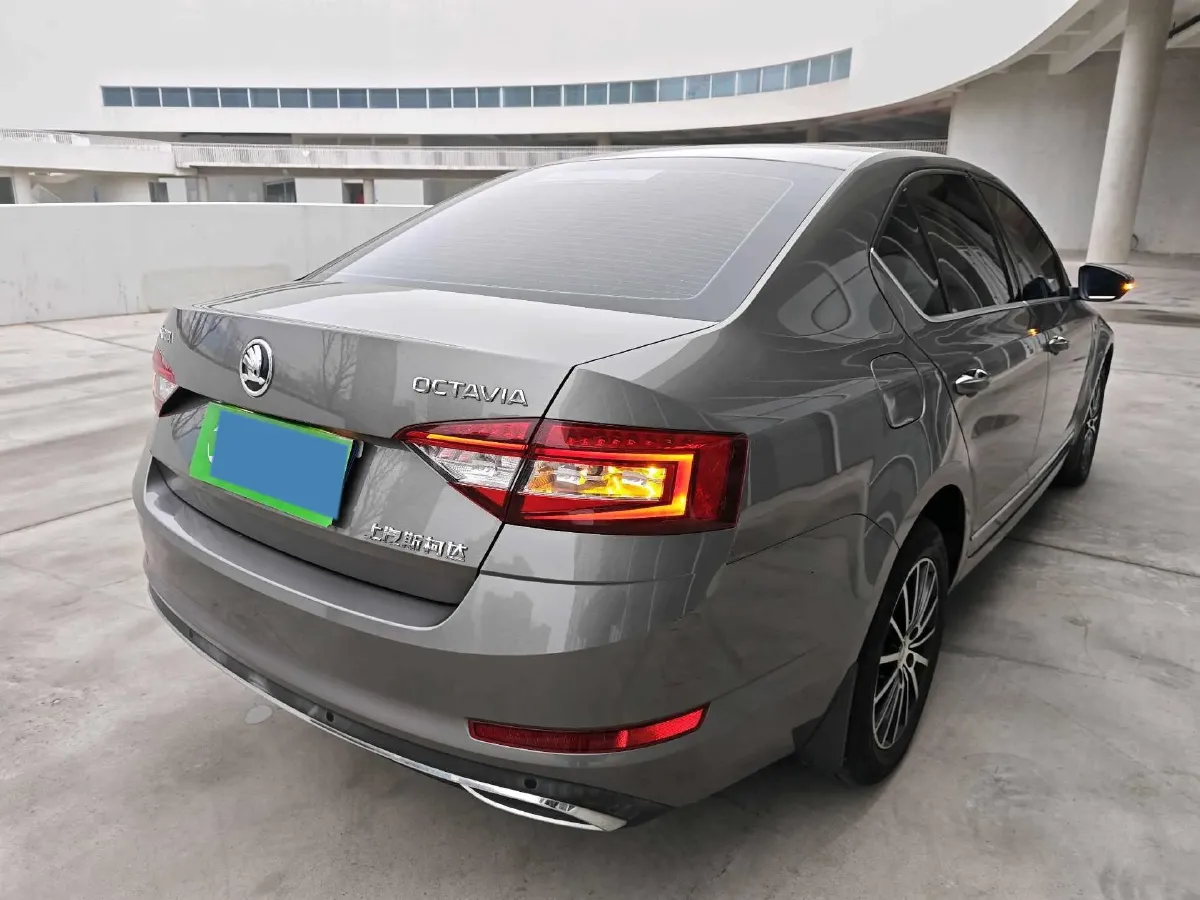 2018 Skoda Octavia 1.6L 110HP L4 6AT,autocango,china used car exporter,china ev exporter,chinese used car exporter,chinese used ev exporter