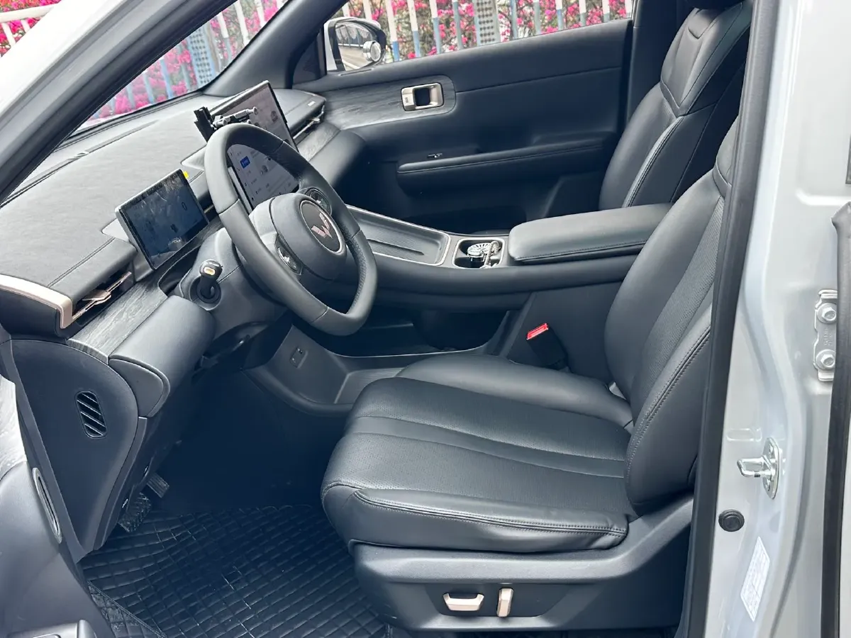 2024 WuLing XingGuangS BEV 60KWH,autocango,china used car exporter,china ev exporter,chinese used car exporter,chinese used ev exporter