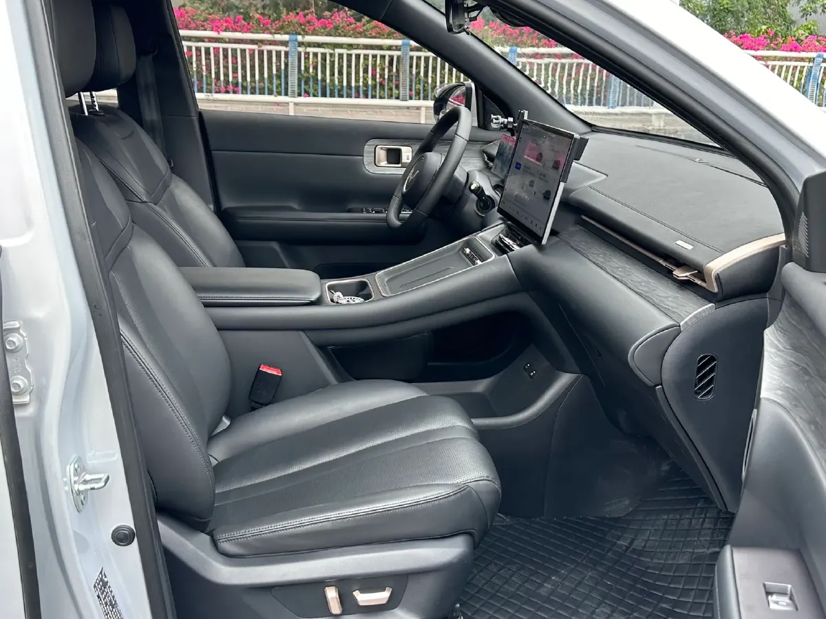 2024 WuLing XingGuangS BEV 60KWH,autocango,china used car exporter,china ev exporter,chinese used car exporter,chinese used ev exporter