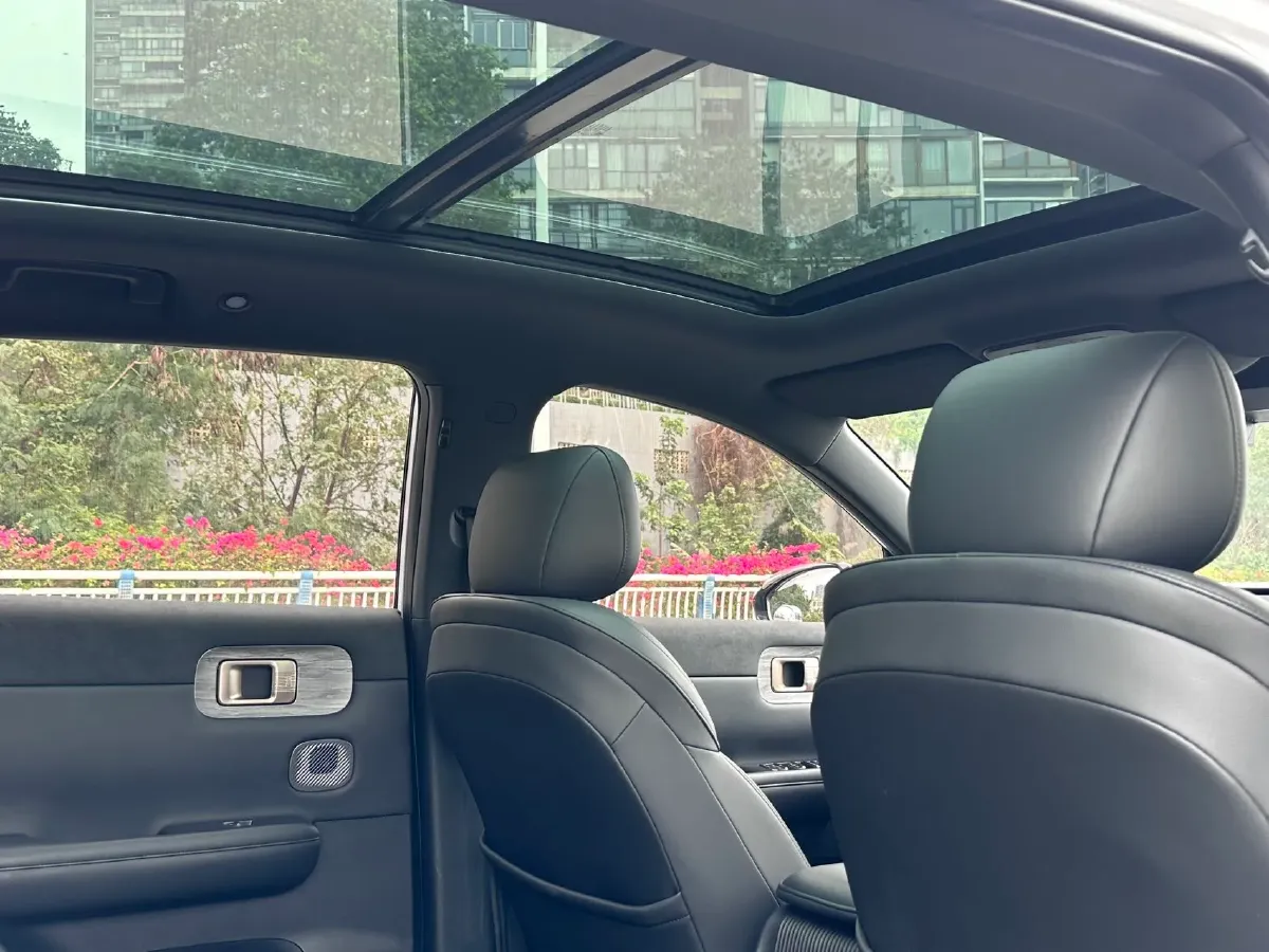 2024 WuLing XingGuangS BEV 60KWH,autocango,china used car exporter,china ev exporter,chinese used car exporter,chinese used ev exporter