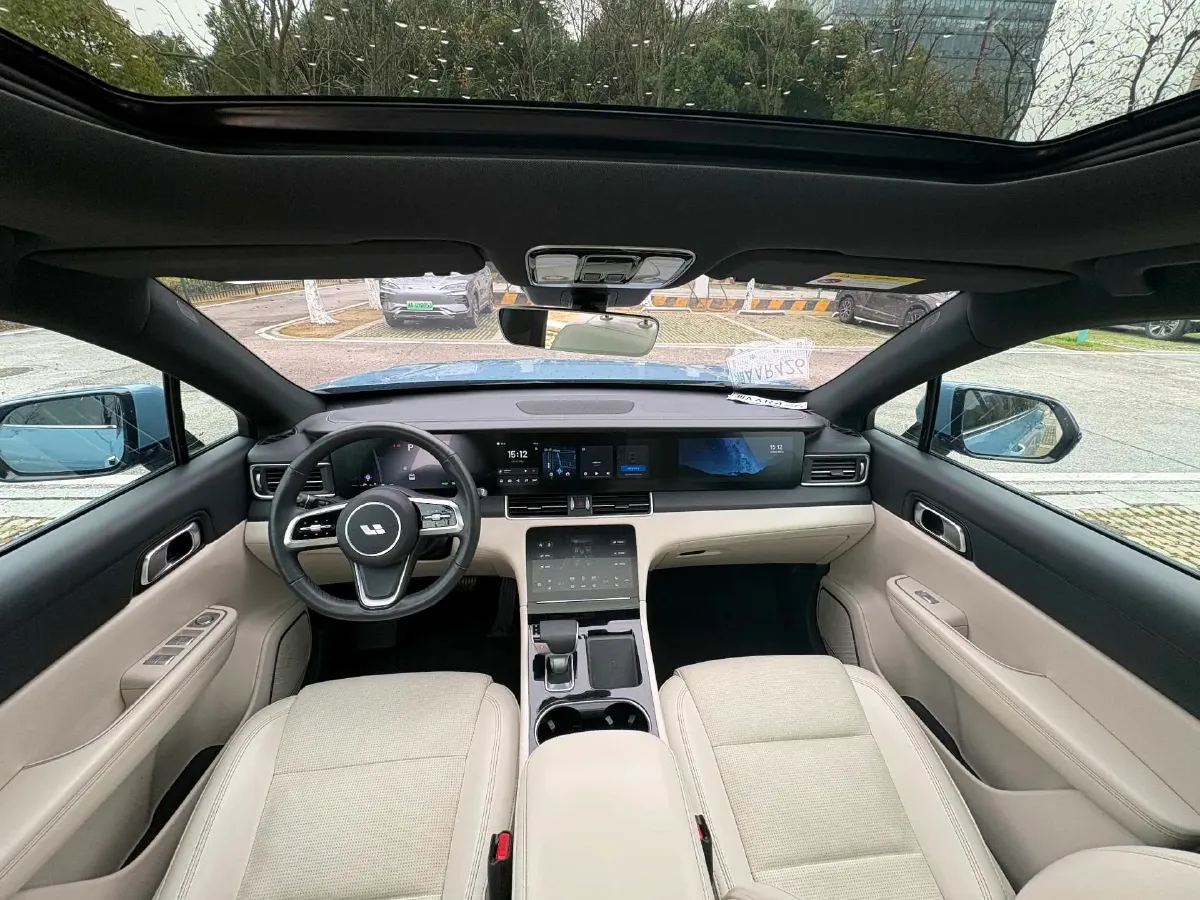 2021 Li ONE Range Extended 131HP REEV 40.5KWH,autocango,china used car exporter,china ev exporter,chinese used car exporter,chinese used ev exporter