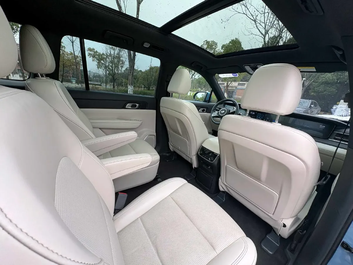 2021 Li ONE Range Extended 131HP REEV 40.5KWH,autocango,china used car exporter,china ev exporter,chinese used car exporter,chinese used ev exporter