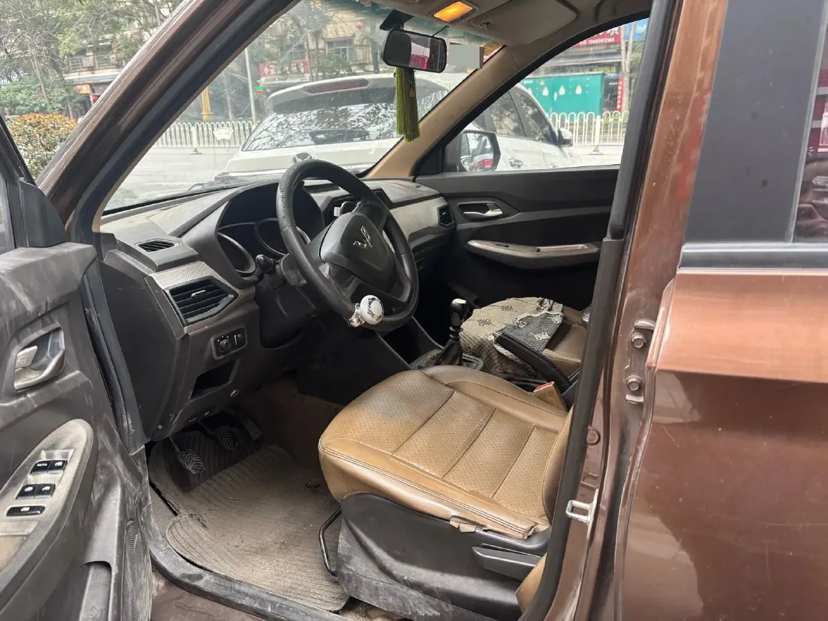 2019 WuLing HongGuang 1.5L 105HP L4 5MT,autocango,china used car exporter,china ev exporter,chinese used car exporter,chinese used ev exporter