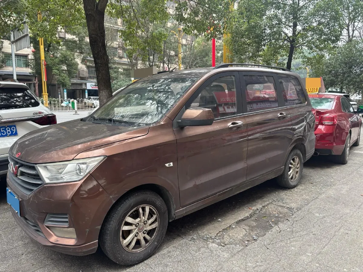 2019 WuLing HongGuang 1.5L 105HP L4 5MT,autocango,china used car exporter,china ev exporter,chinese used car exporter,chinese used ev exporter