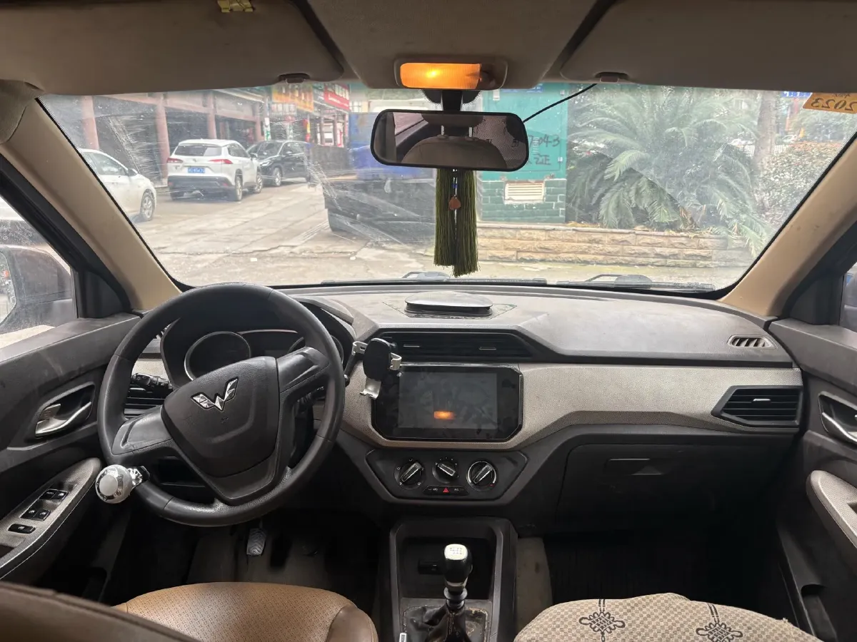 2019 WuLing HongGuang 1.5L 105HP L4 5MT,autocango,china used car exporter,china ev exporter,chinese used car exporter,chinese used ev exporter