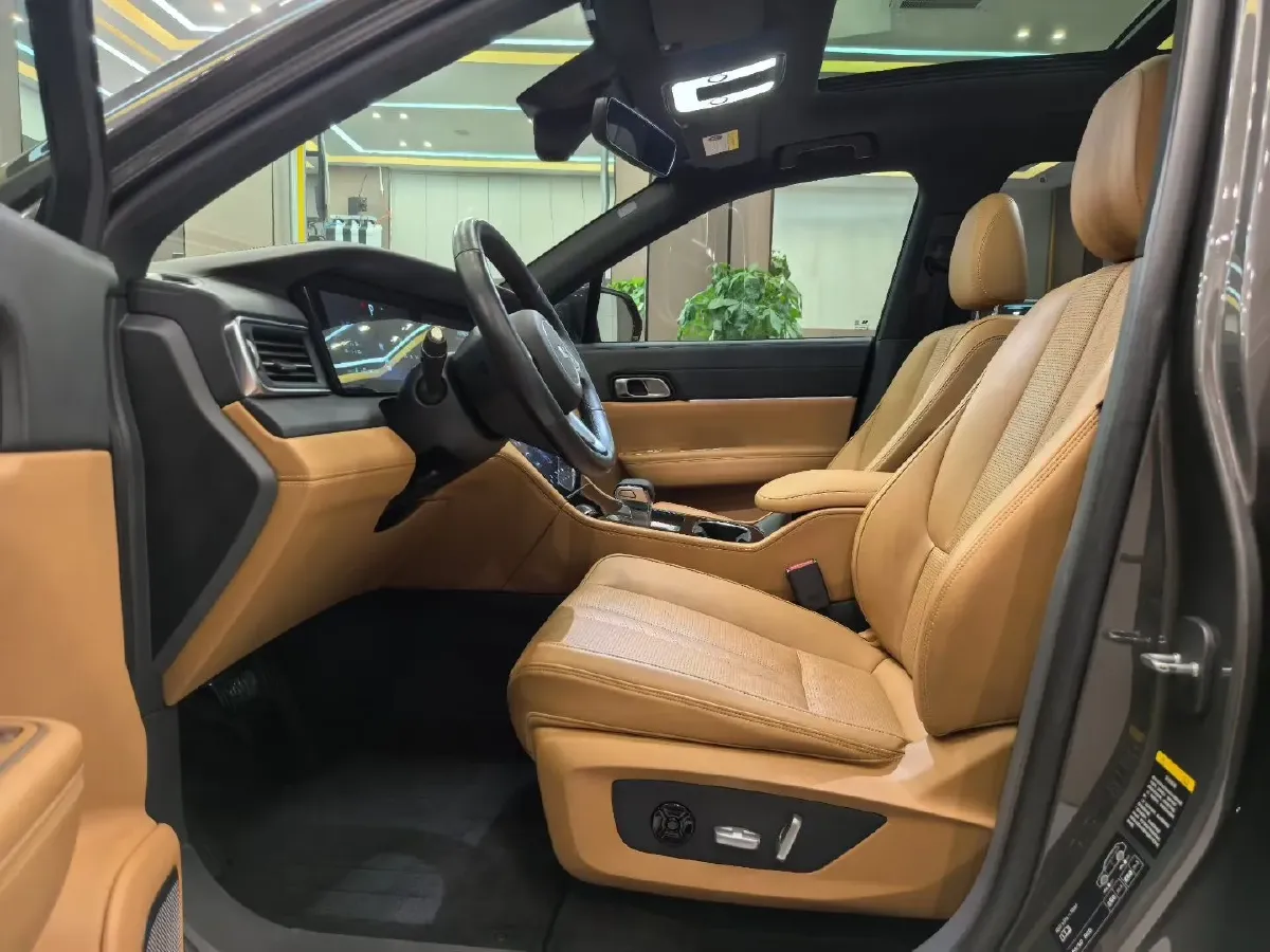 2020 Li ONE Range Extended 131HP REEV 40.5KWH,autocango,china used car exporter,china ev exporter,chinese used car exporter,chinese used ev exporter