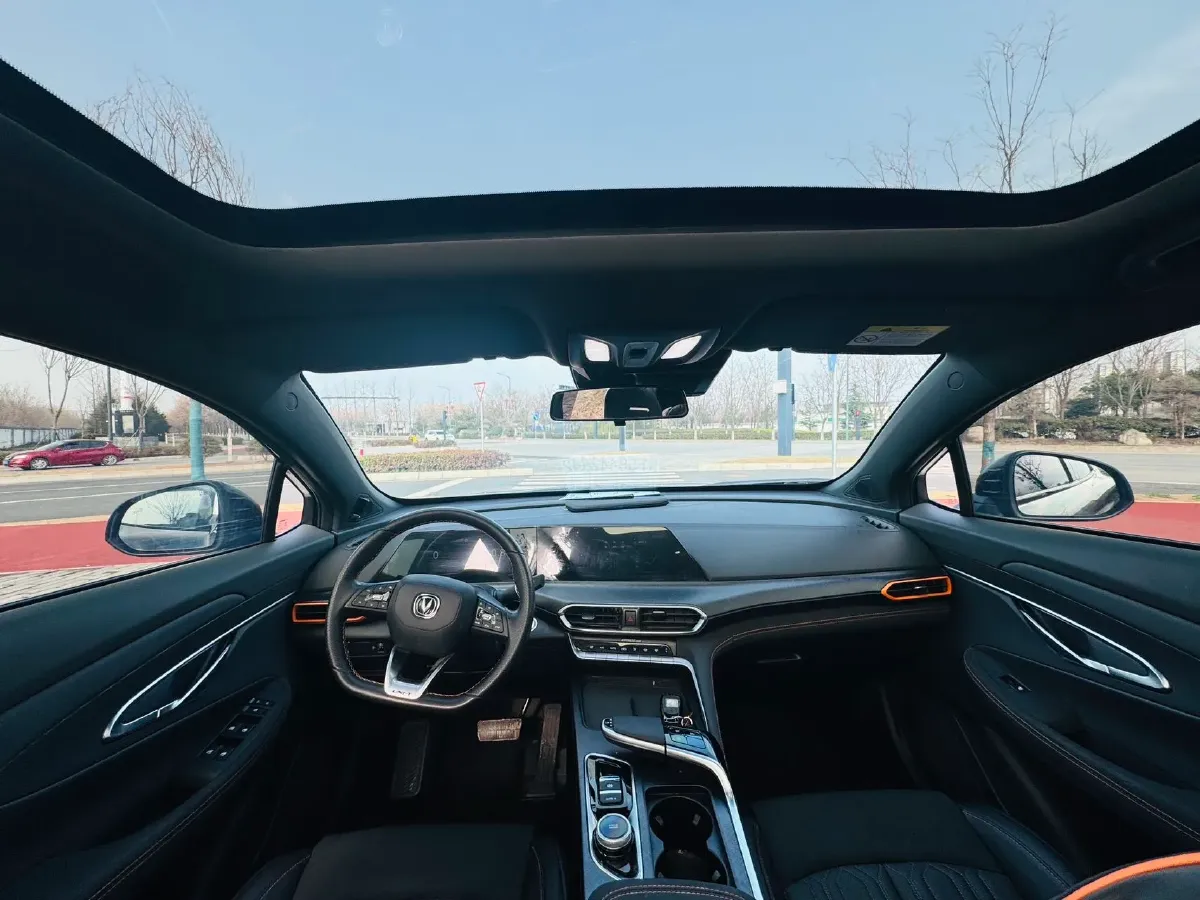 2022 ChangAn UNI-T 1.5T 188HP L4 7DCT,autocango,china used car exporter,china ev exporter,chinese used car exporter,chinese used ev exporter