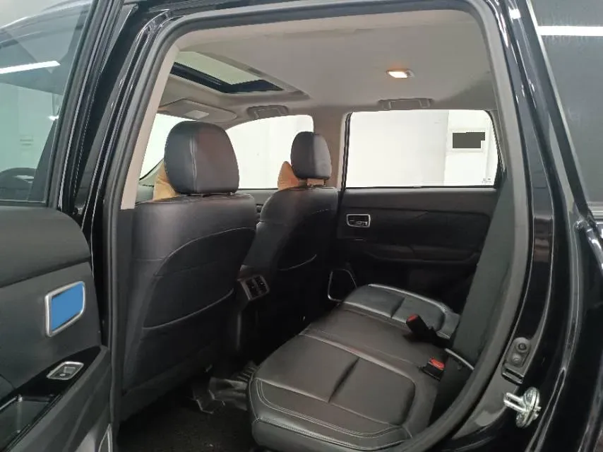 2019 Mitsubishi Outlander 2.0L 166HP L4 CVT,autocango,china used car exporter,china ev exporter,chinese used car exporter,chinese used ev exporter