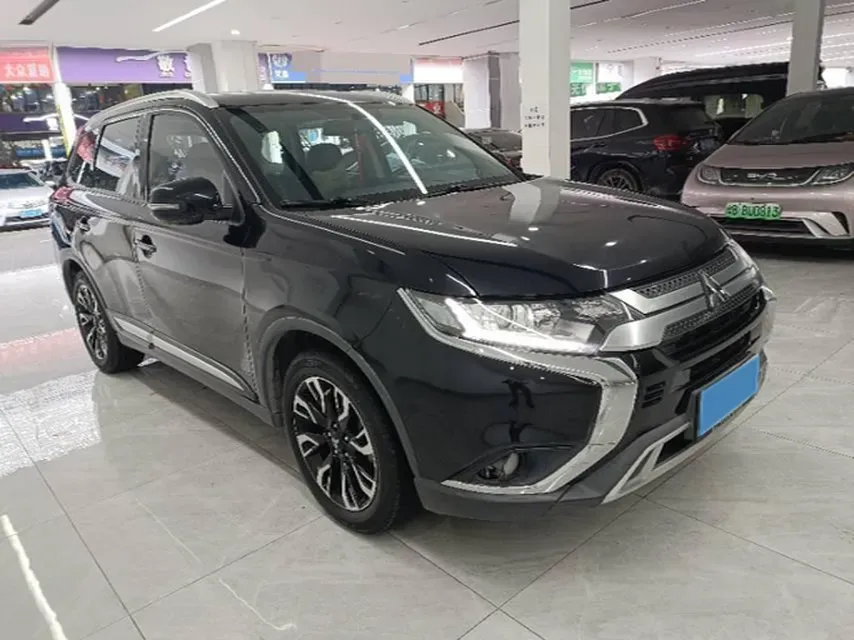 2019 Mitsubishi Outlander 2.0L 166HP L4 CVT,autocango,china used car exporter,china ev exporter,chinese used car exporter,chinese used ev exporter
