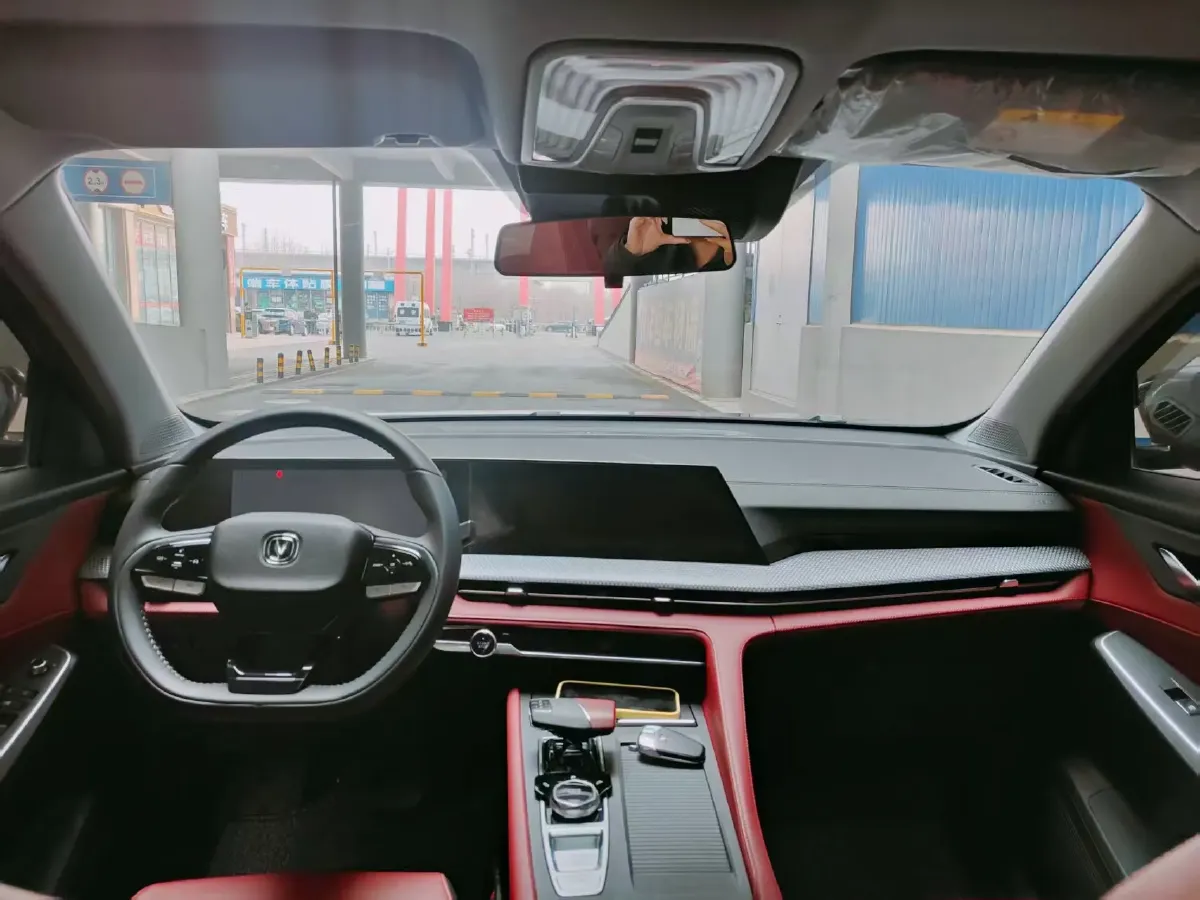 2022 ChangAn CS75 Plus 1.5T 188HP L4 8AT,autocango,china used car exporter,china ev exporter,chinese used car exporter,chinese used ev exporter