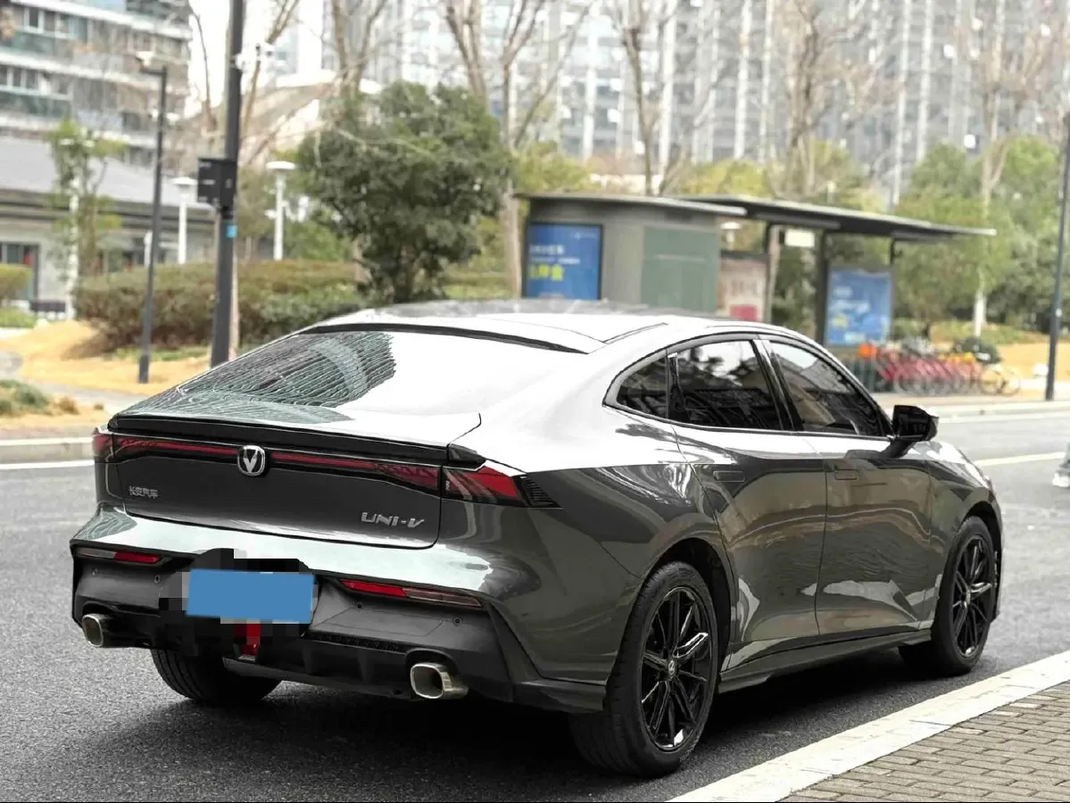 2023 ChangAn UNI-V 1.5T 188HP L4 7DCT,autocango,china used car exporter,china ev exporter,chinese used car exporter,chinese used ev exporter