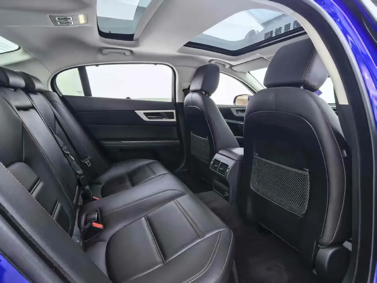 2019 Jeep Cherokee 2.0T 265HP L4 9AT,autocango,china used car exporter,china ev exporter,chinese used car exporter,chinese used ev exporter