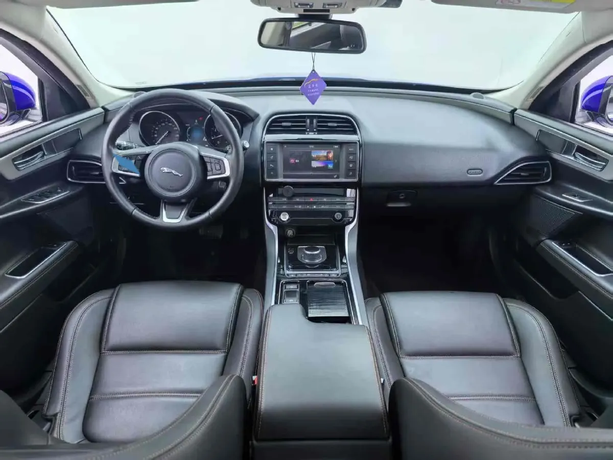 2019 Jeep Cherokee 2.0T 265HP L4 9AT,autocango,china used car exporter,china ev exporter,chinese used car exporter,chinese used ev exporter