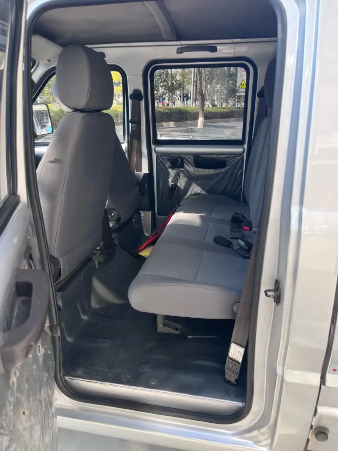 2021 WuLing RongGuang Mini Truck 1.2L 76HP L4 5MT,autocango,china used car exporter,china ev exporter,chinese used car exporter,chinese used ev exporter