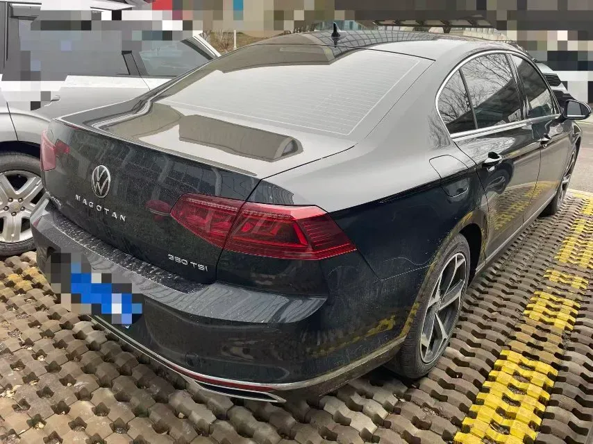 2026 Volkswagen Magotan 2.0T 220HP L4 7DCT,autocango,china used car exporter,china ev exporter,chinese used car exporter,chinese used ev exporter