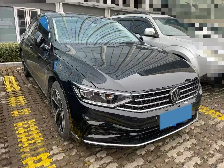 2026 Volkswagen Magotan 2.0T 220HP L4 7DCT,autocango,china used car exporter,china ev exporter,chinese used car exporter,chinese used ev exporter