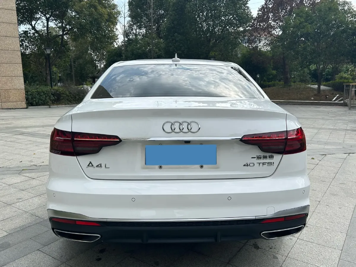 2023 Audi A4L 2.0T 190HP L4 7DCT,autocango,china used car exporter,china ev exporter,chinese used car exporter,chinese used ev exporter