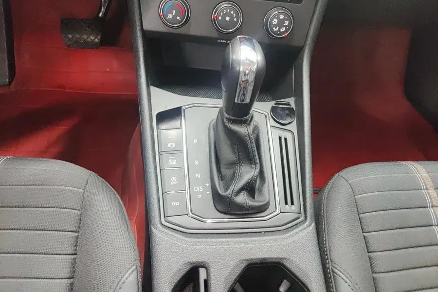 2022 Volkswagen T-Roc 1.4T 150HP L4 7DCT,autocango,china used car exporter,china ev exporter,chinese used car exporter,chinese used ev exporter