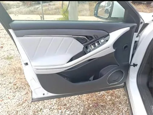 2025 Voyah FREE 1.5T 150HP L4 REEV 43KWH,autocango,china used car exporter,china ev exporter,chinese used car exporter,chinese used ev exporter