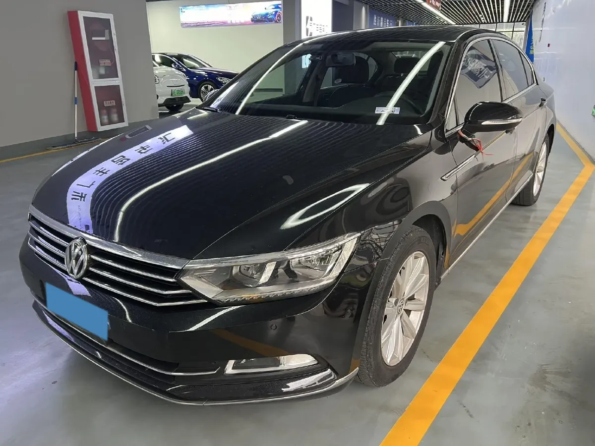 2019 Volkswagen Magotan 2.0T 186HP L4 7DCT,autocango,china used car exporter,china ev exporter,chinese used car exporter,chinese used ev exporter