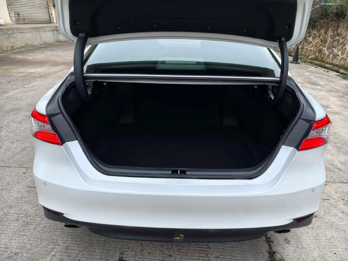 2021 Toyota Camry 2.5L 209HP L4 8AT,autocango,china used car exporter,china ev exporter,chinese used car exporter,chinese used ev exporter